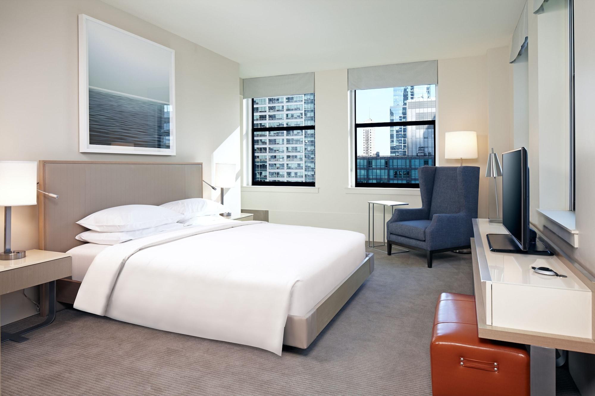 Отель Hyatt Centric The Loop Чикаго Экстерьер фото