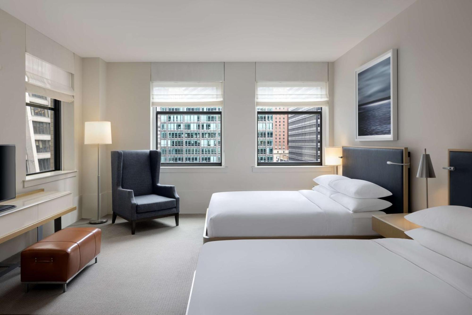 Отель Hyatt Centric The Loop Чикаго Экстерьер фото