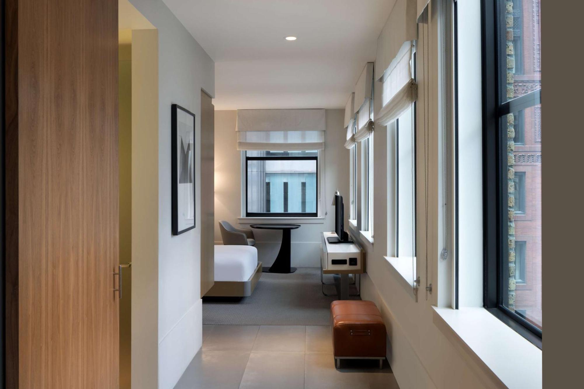 Отель Hyatt Centric The Loop Чикаго Экстерьер фото